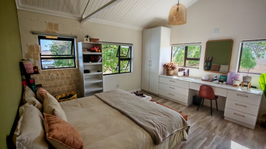 6 Bedroom Property for Sale in Middelburg Eastern Cape